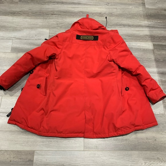 Size small Canada goose camrose parka ❤️ - Picture 13 of 16